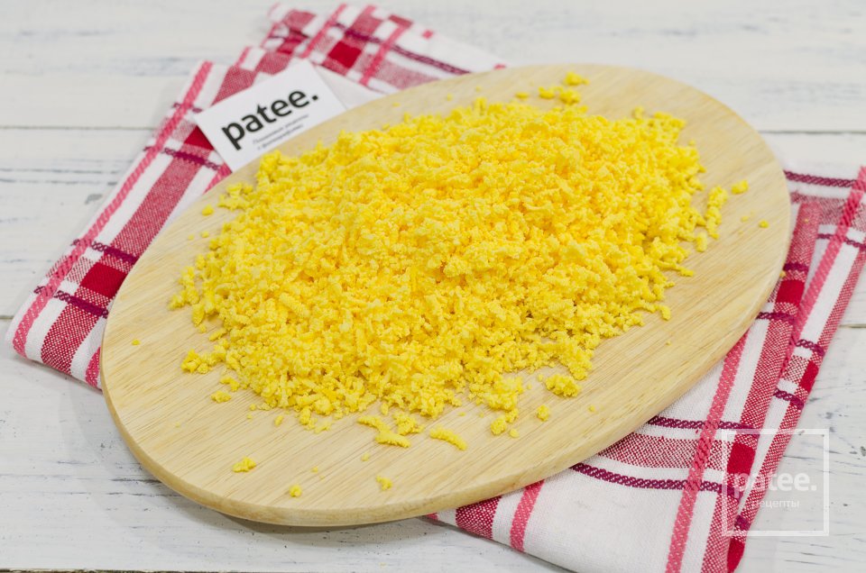 Салат с курицей и грибами Березка - Шаг 13