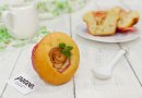 Маффины с яблочными розами