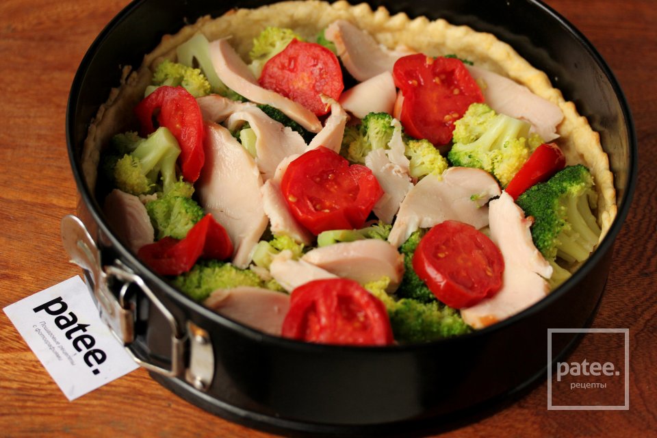 Киш с копчёной курицей и брокколи - Шаг 9