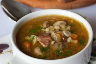 Суп из говядины с грибами и перловкой