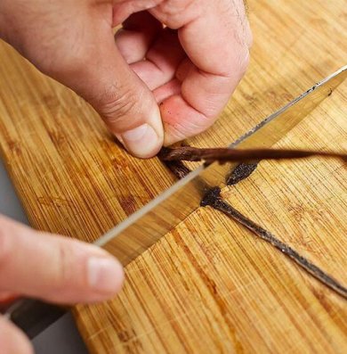 Молочный кисель с ванилью - Шаг 1