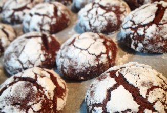 Шоколадные пряники с трещинками