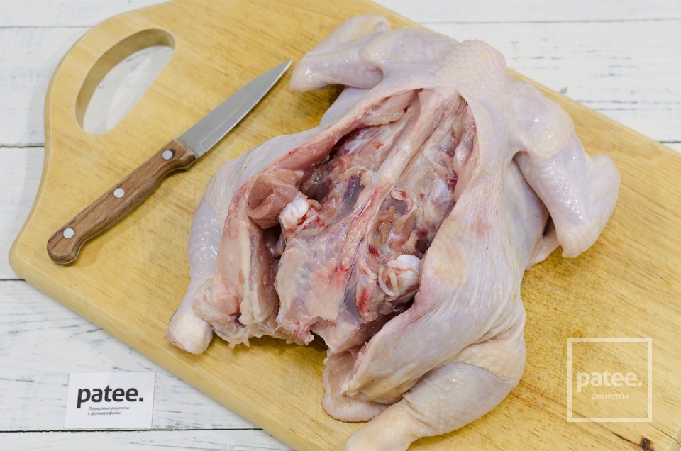 Курица фаршированная гречкой с грибами - Шаг 2