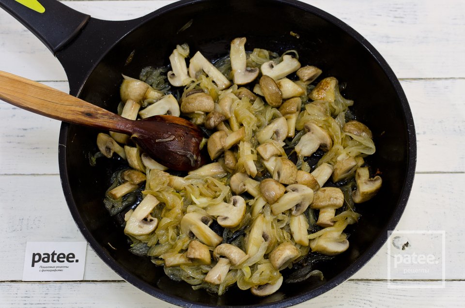 Курица фаршированная гречкой с грибами - Шаг 8