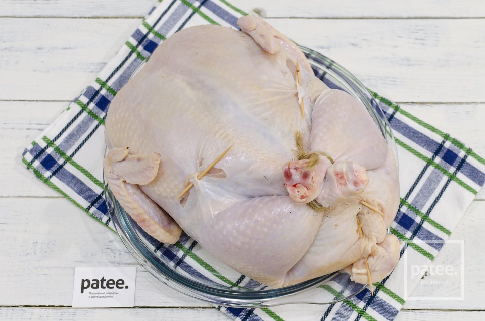 Курица фаршированная гречкой с грибами - Шаг 12