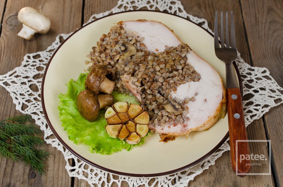 Курица фаршированная гречкой с грибами - Шаг 20