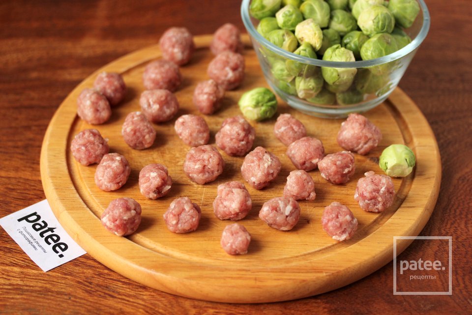 Суп с фрикадельками и брюссельской капустой - Шаг 8