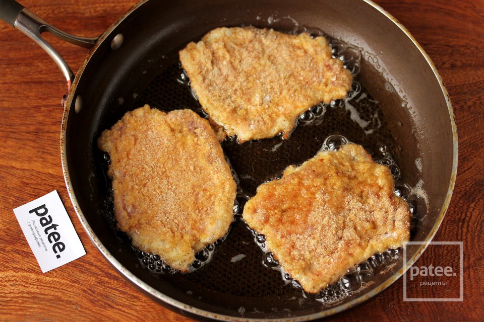 Отбивные из свинины с помидорами и сыром - Шаг 7