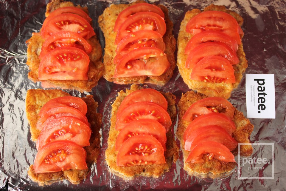 Отбивные из свинины с помидорами и сыром - Шаг 11