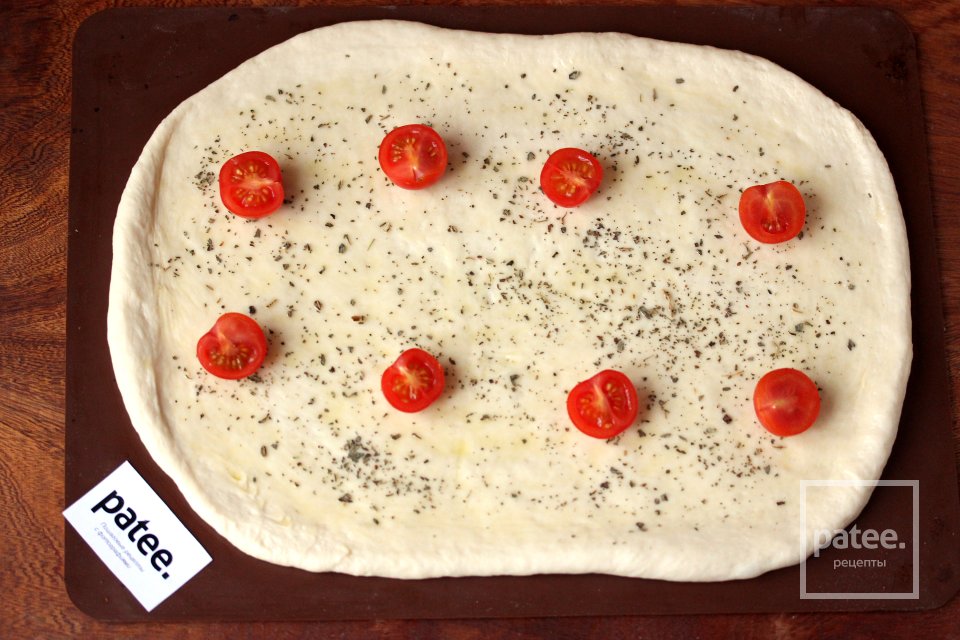 Сырная пицца с помидорами черри - Шаг 5