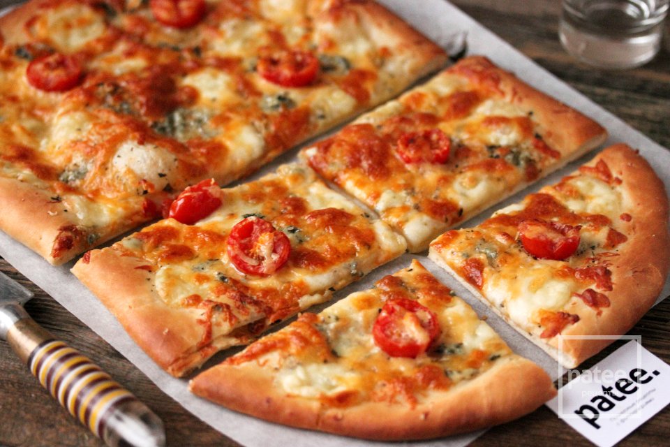 Сырная пицца с помидорами черри - Шаг 11