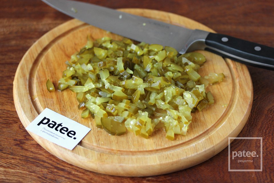 Салат с колбасой и фасолью - Шаг 4