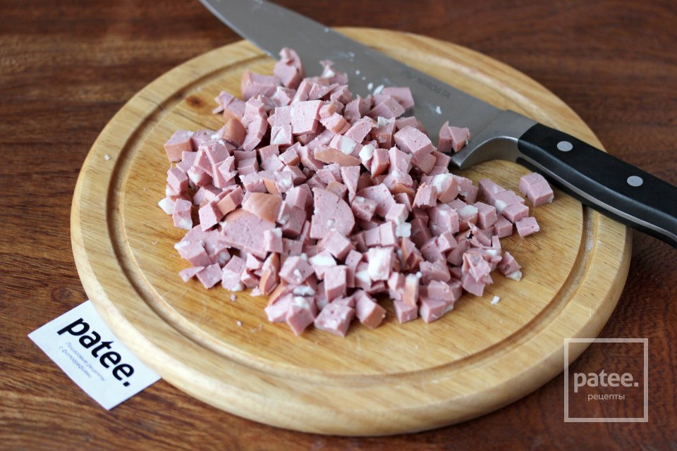 Салат с колбасой и фасолью - Шаг 5