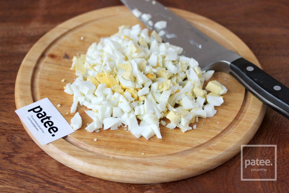 Салат с колбасой и фасолью - Шаг 6