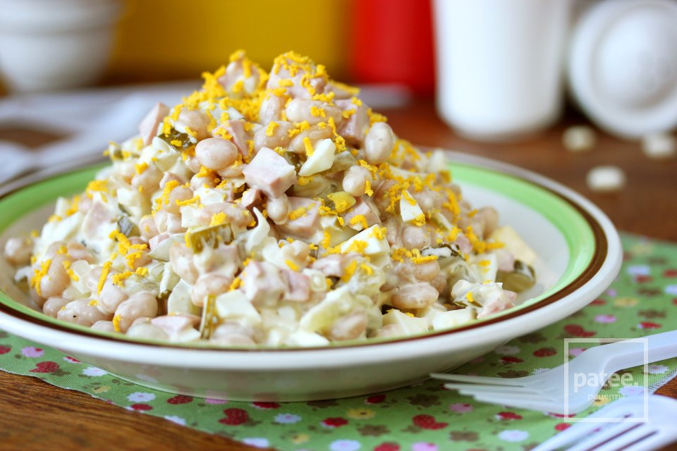 Салат с колбасой и фасолью - Шаг 13