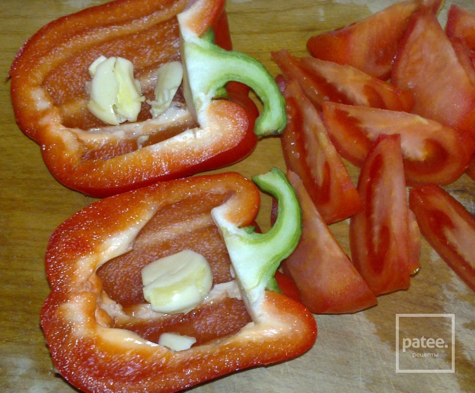 Запеченный сладкий перец с помидорами - Шаг 2