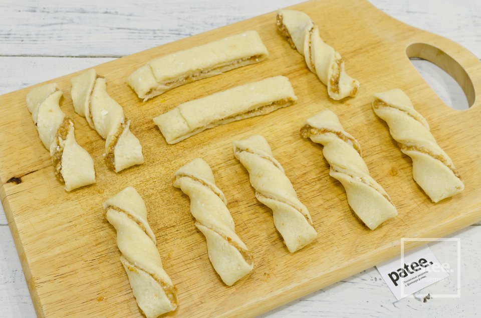 Вертуны из творожного теста с ореховой начинкой - Шаг 21