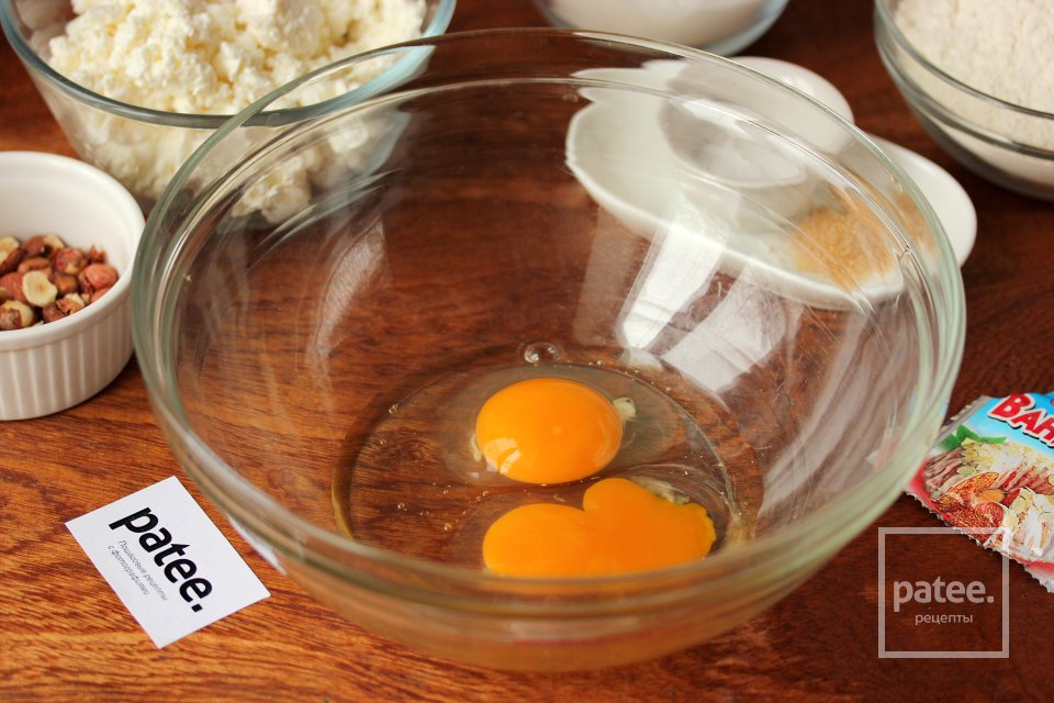 Творожные кексы с сахарно-ореховой корочкой - Шаг 2