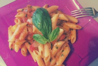 Пенне с овощами в томатном соусе