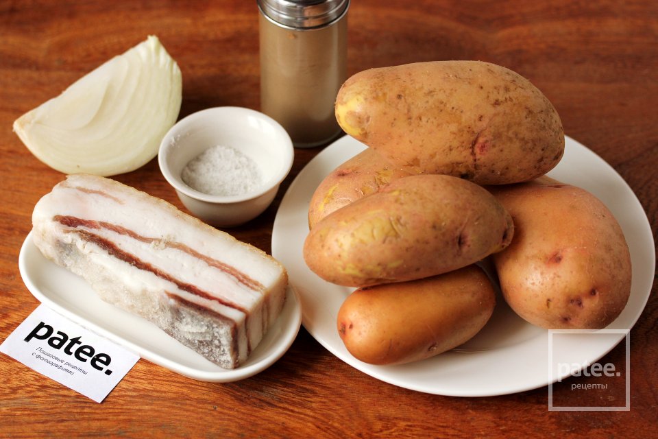 Картофельные кебабы с салом и луком - Шаг 1