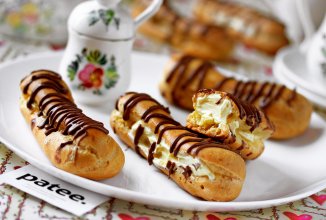 Домашние эклеры с кремом шарлотт