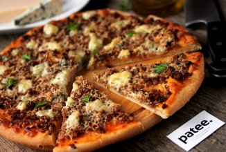 Пицца с фаршем и сыром дор блю