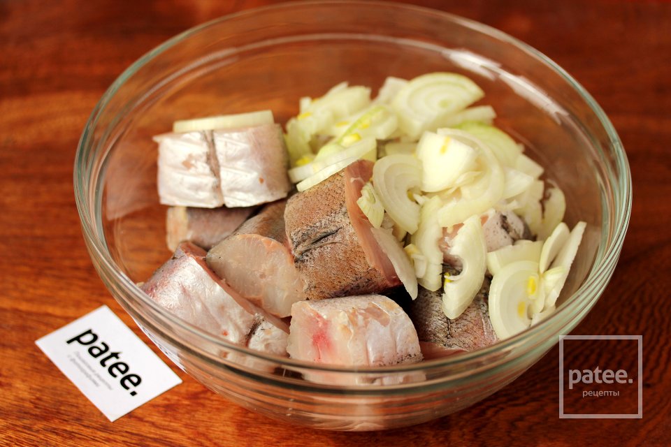 Хек в томатном соусе с овощами - Шаг 3