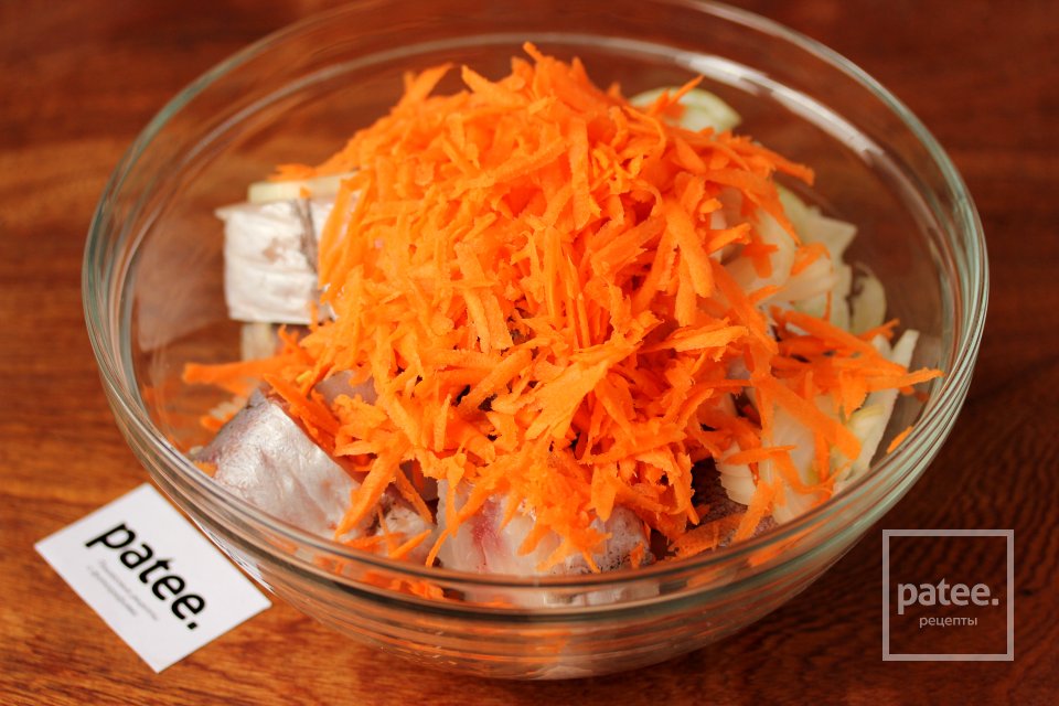 Хек в томатном соусе с овощами - Шаг 4