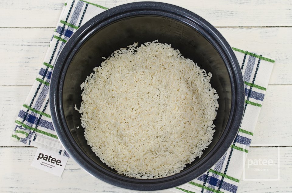 Сладкий плов с сухофруктами, медом и орехами - Шаг 8