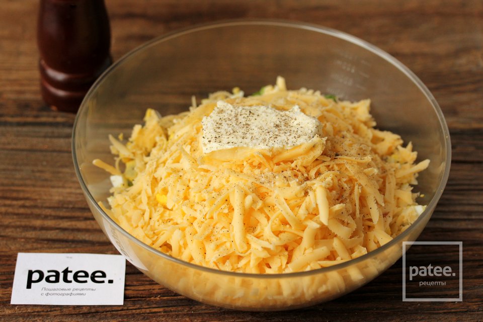 Мясные зразы с яйцом, сыром и зелёным луком - Шаг 12