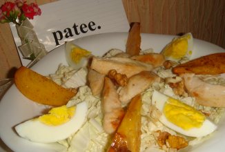 Салат с хурмой и курицей