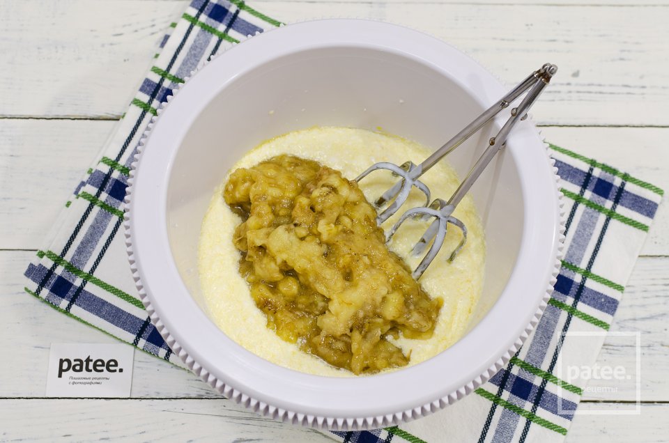 Банановый кекс с орехами и шоколадной крошкой - Шаг 6