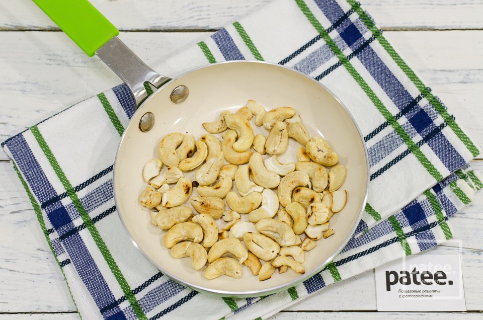 Банановый кекс с орехами и шоколадной крошкой - Шаг 8