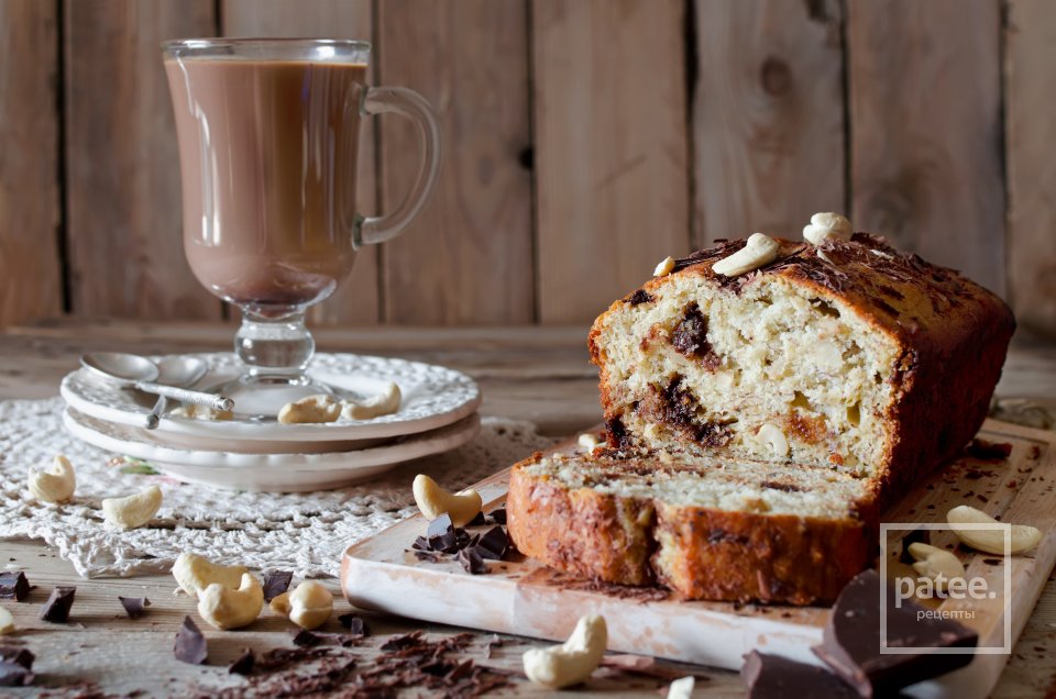 Банановый кекс с орехами и шоколадной крошкой - Шаг 14