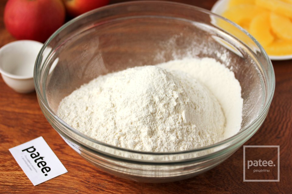 Пирог с яблоками и ананасами - Шаг 2