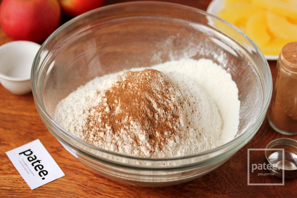 Пирог с яблоками и ананасами - Шаг 3