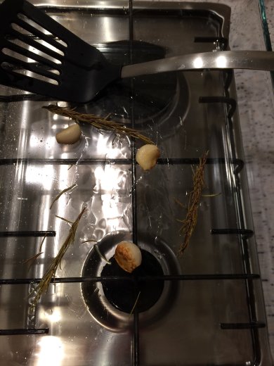 Индейка, запеченая с чесноком и розмарином - Шаг 1