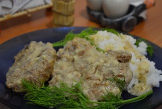 Отбивные из свиной печени в сметанно-чесночном соусе