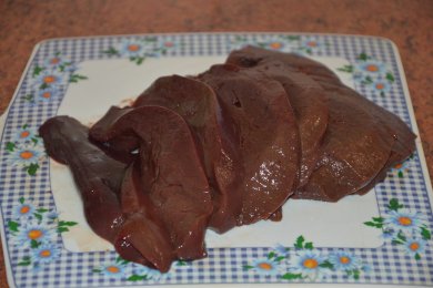 Отбивные из свиной печени в сметанно-чесночном соусе - приготовление