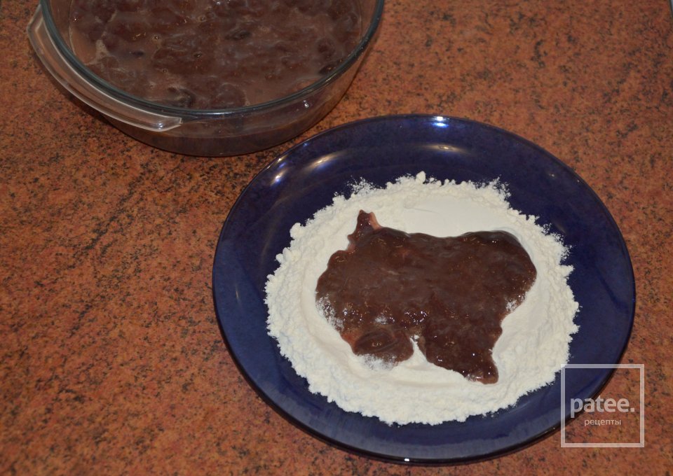 Отбивные из свиной печени в сметанно-чесночном соусе - Шаг 9