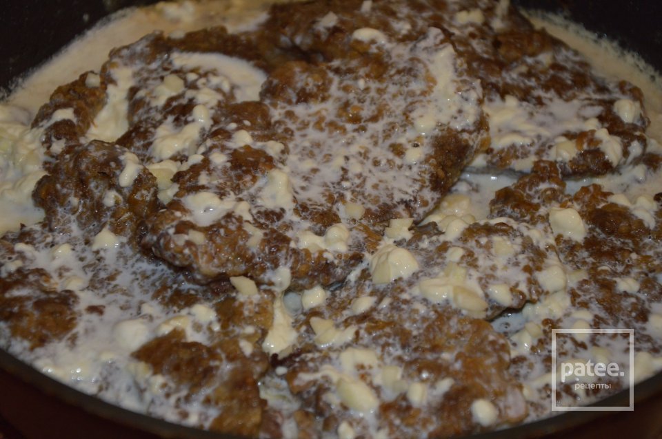 Отбивные из свиной печени в сметанно-чесночном соусе - Шаг 14