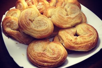 Печенье "Ушки" из слоенного теста