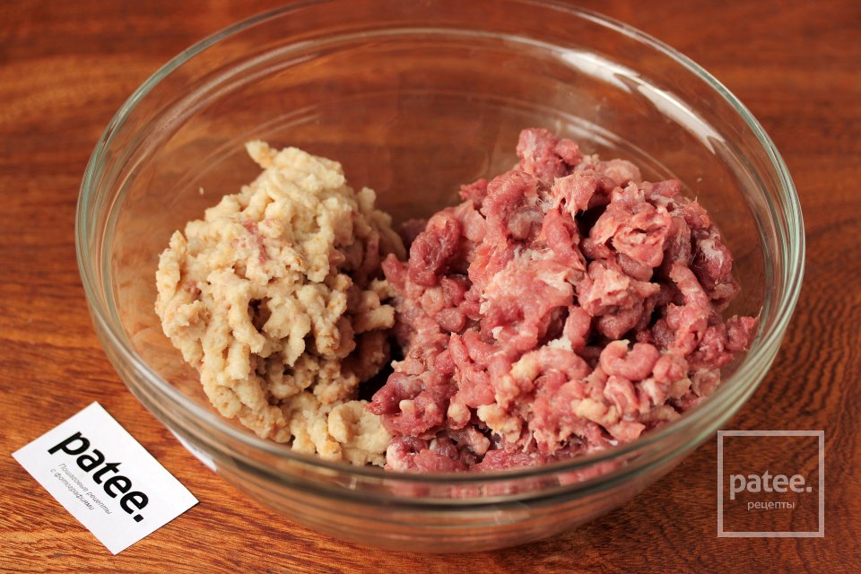 Сочные котлеты из свинины со льдом - Шаг 3