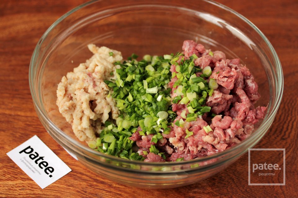 Сочные котлеты из свинины со льдом - Шаг 4