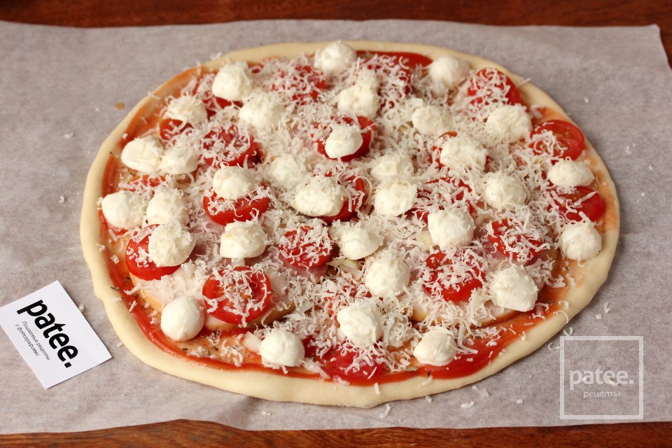 Пицца с ветчиной, помидорами черри и моцареллой - Шаг 9