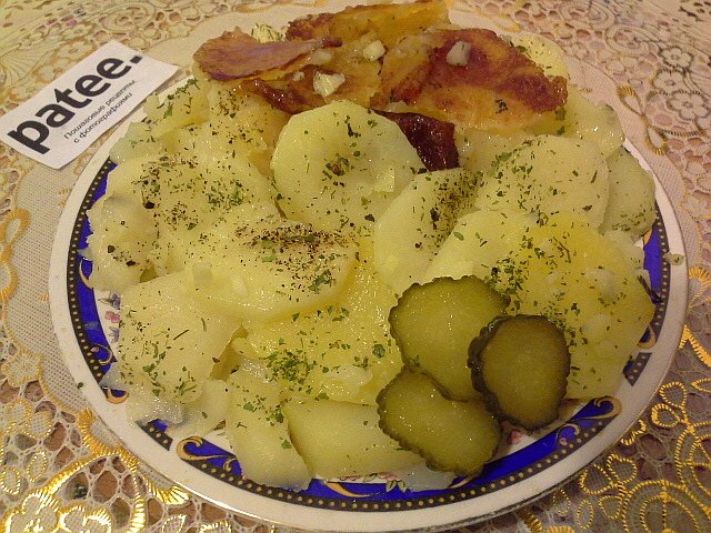 Картофель с чесноком и специями