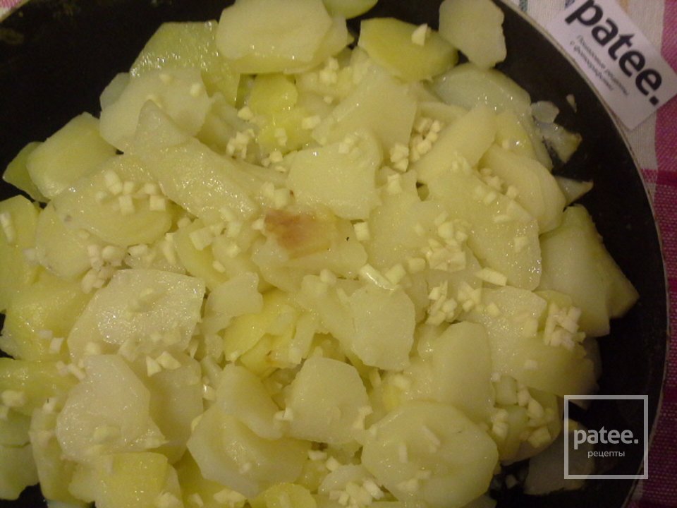 Картофель с чесноком и специями - Шаг 8