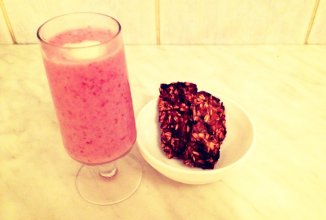 Малиново-кефирный смузи