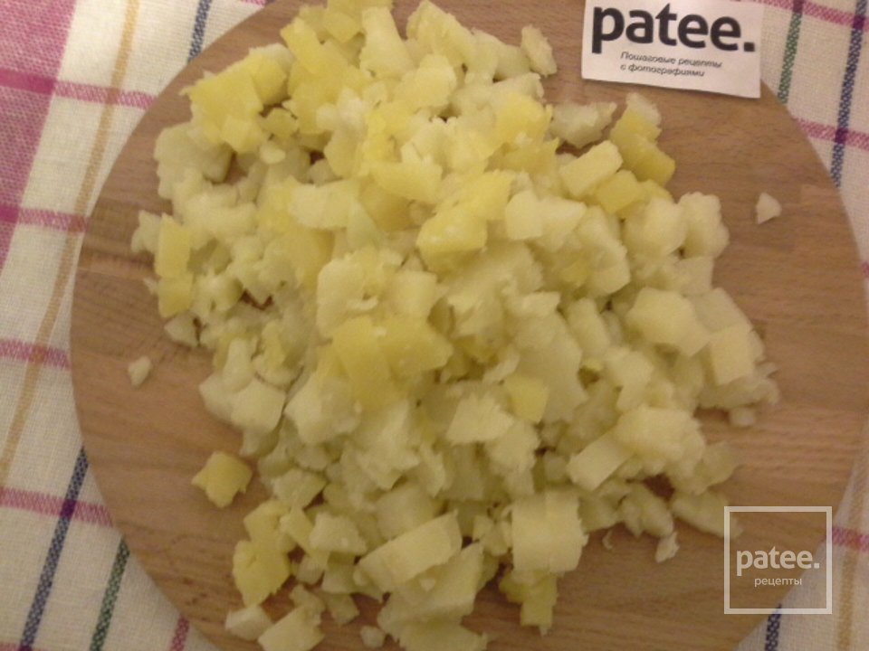 Салат из картофеля с огурцами и луком "Каменный цветок" - Шаг 9