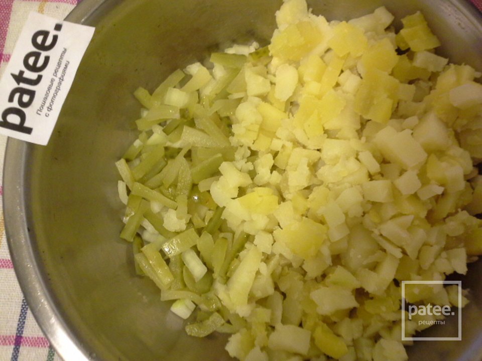 Салат из картофеля с огурцами и луком "Каменный цветок" - Шаг 10